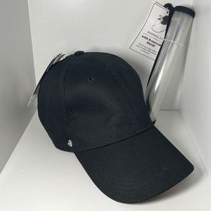 One black cap One face sheild.